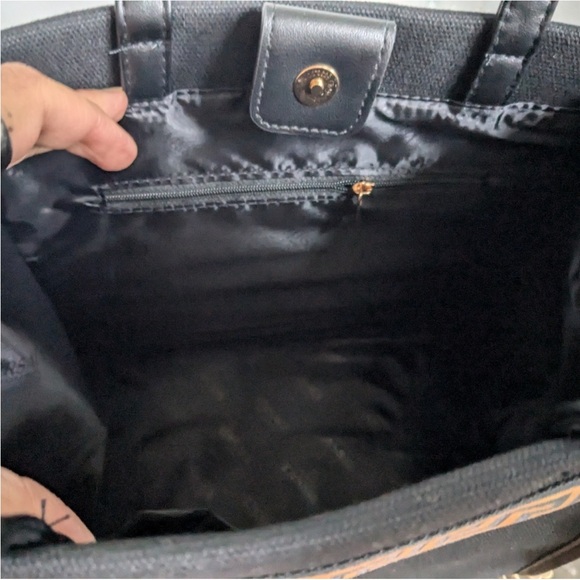 Versace - Picture 7 of 11